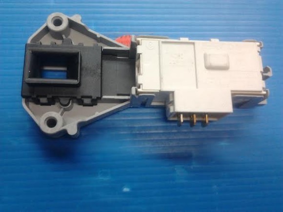 מפסק דלת 3 מגעים למכונות כביסה אלגי DAO81043 ,WD10481TP , WD12401TD ,WD8013F, F1006NDP, F8061QDP ועוד דגמים , מולר XQG70-A710E ,מקט 004105