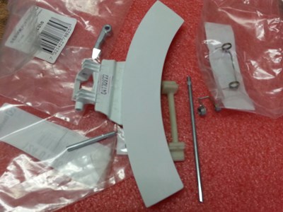 ידית דלת למייבשי כביסה אלקטרולוקס EN61121,EDC2086GLW, EDC2096GDW, EDP2074GDW ועוד דגמים, מקט 012477