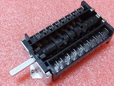 בורר מצבים לתנור אפיה זנוסי ZCK67201XA ועוד דגמים, מספר רשום על פחית הבורר 42.07001.020 מקט 014455