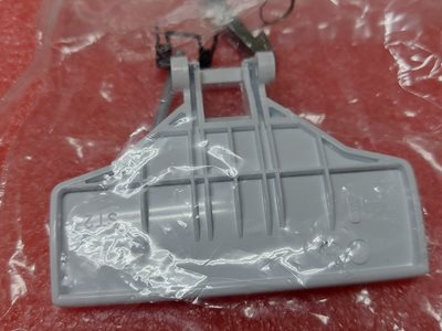 ידית דלת למכונת כביסה זנוסי ZWN7120L, ZWH7100P, ZWH7120P ועוד דגמים, וירפול מספר דגמים, מספר על הידית 132015704 מקט 012005