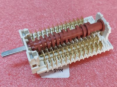 בורר 10מצבים לתנור אפיה אלקטרולוקס EOH7427V, EOH7427K ועוד דגמים,מספר רשום על הבורר 15HE067, A13027401 מקט 014704