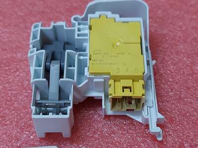 מנגנון דלת למכונת כביסה אריסטון AQ9F29UEXV ועוד דגמים