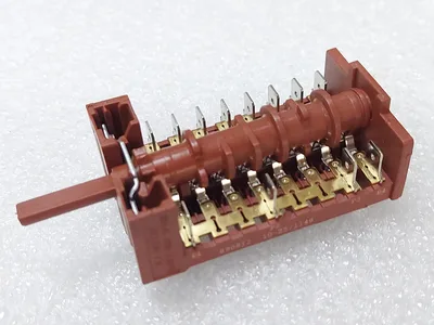 בורר תכניות 9 מצבים לתנורי אפיה טקה 4/8 מגעים, מספר שרשום על הבורר 890812, מקט 014867